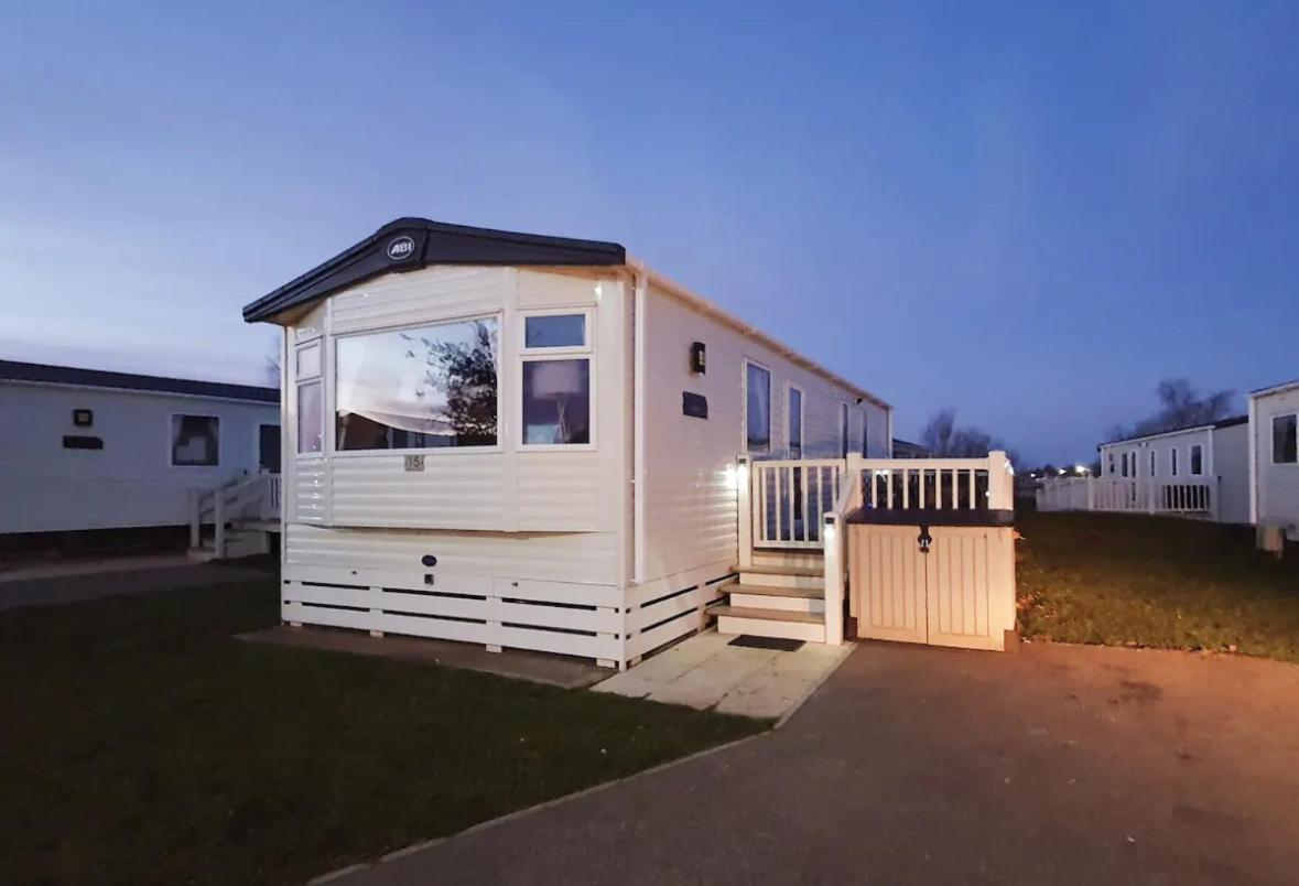 15 Kestrel Close Hot Tub Retreat タターズホール エクステリア 写真