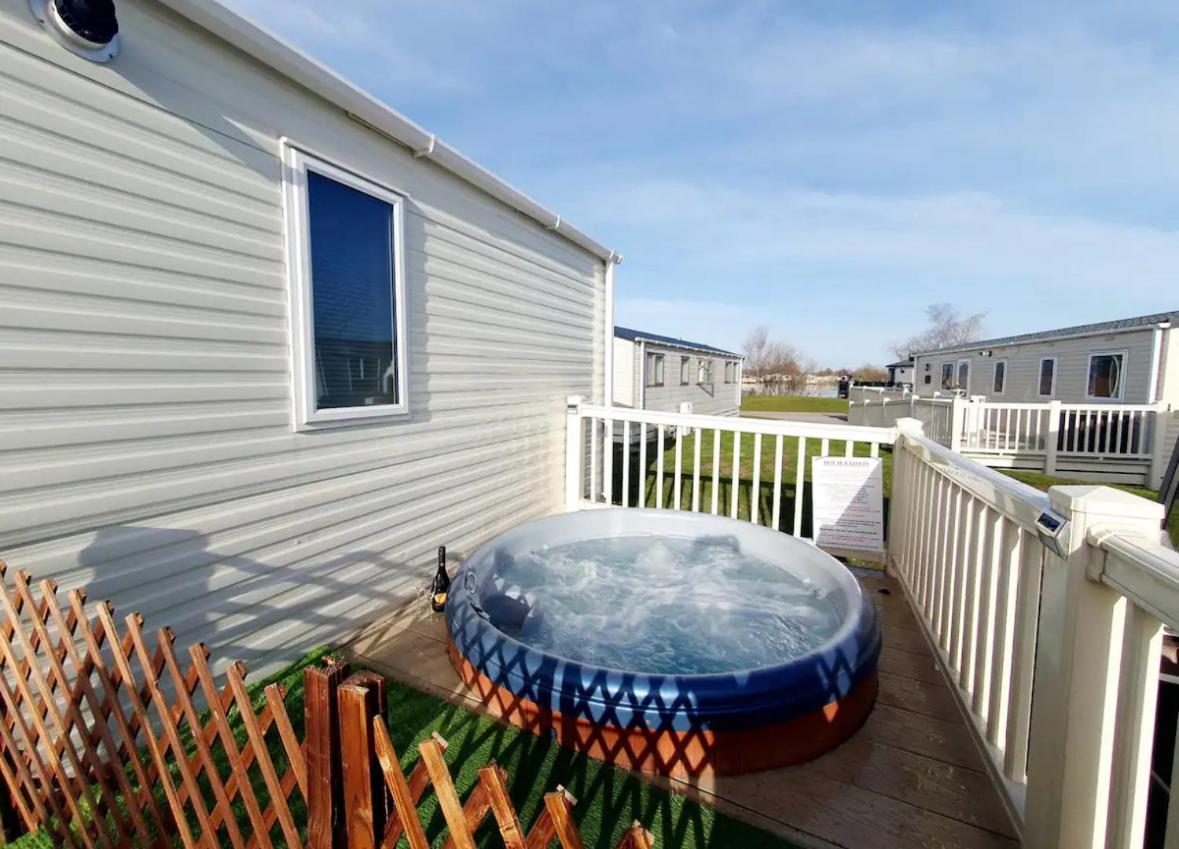 15 Kestrel Close Hot Tub Retreat タターズホール エクステリア 写真